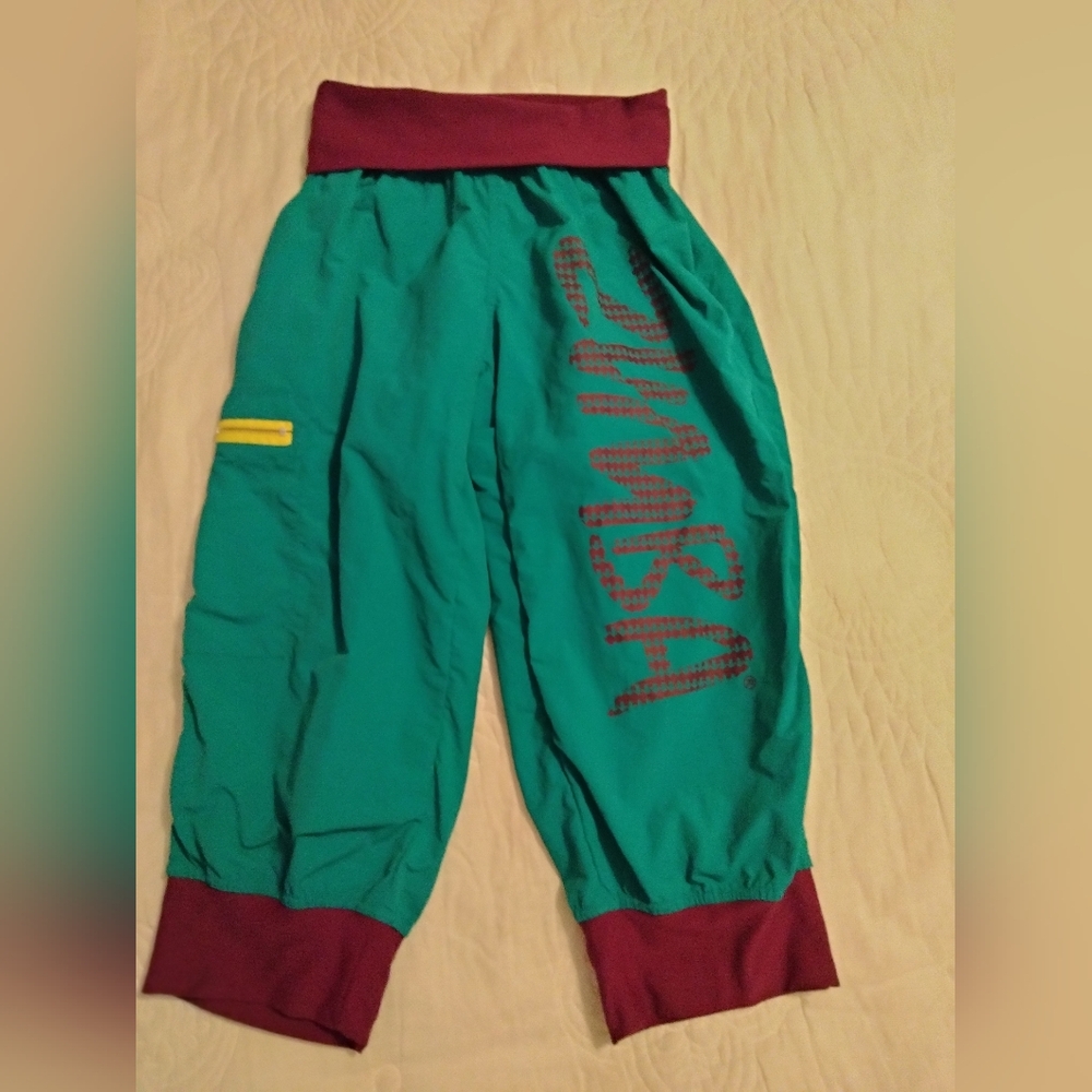Zumba Fitness Teal Cargo Capri Pants with Maroon Trim